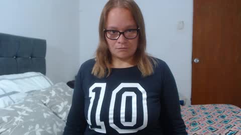  paola and a guest lol    online show from March 2026 05:52:02 PM