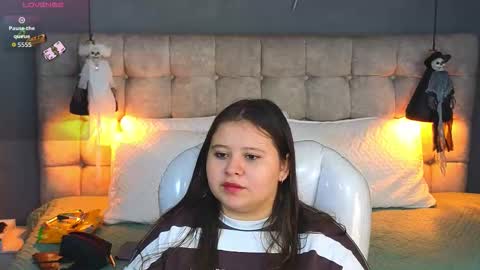 Snapshot of laia_and_aloby chatting on October 2025 10:21:02 PM online show from October 2025 10:21:02 PM