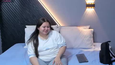 Snapshot of laia_and_aloby chatting on March 2026 10:16:02 PM online show from March 2026 10:16:02 PM