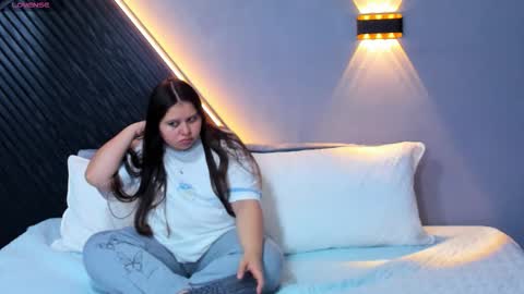 Snapshot of laia_and_aloby chatting on March 2026 10:15:01 PM online show from March 2026 10:15:01 PM