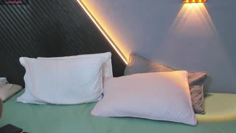 Snapshot of laia_and_aloby chatting on April 2026 11:15:02 PM online show from April 2026 11:15:02 PM