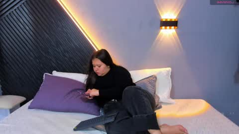 Snapshot of laia_and_aloby chatting on April 2026 10:29:02 PM online show from April 2026 10:29:02 PM