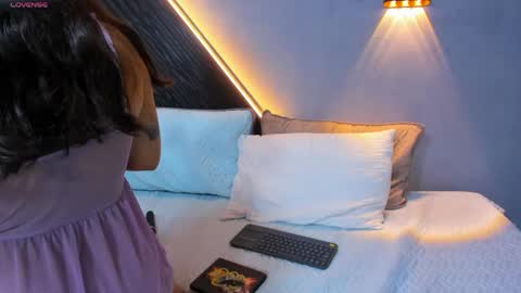 Snapshot of laia_and_aloby chatting on May 2026 12:40:02 AM online show from May 2026 12:40:02 AM