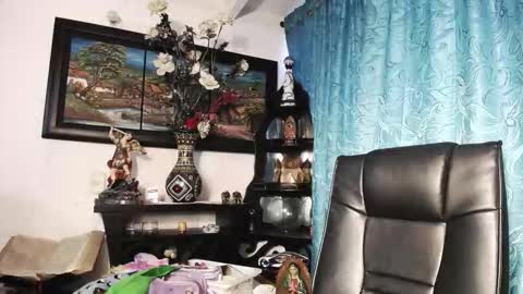 Snapshot of laia_hadid chatting on October 2025 10:40:02 PM laia_hadid online show from October 2025 10:40:02 PM