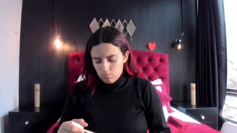 Laia  online show from April 2026 12:31:01 PM