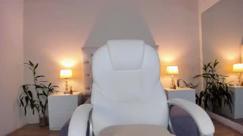 Laia  online show from March 2026 03:38:01 PM