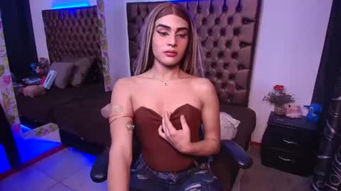Camila online show from May 2026 02:30:01 AM