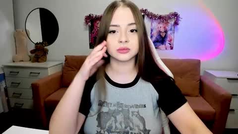 Kira online show from November 2025 10:55:02 PM