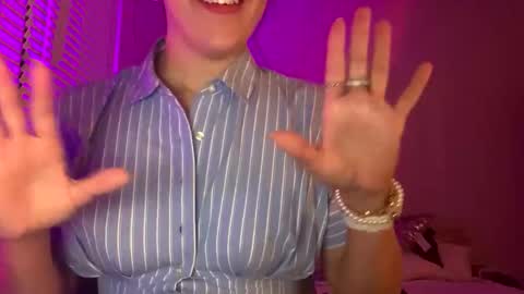 Snapshot of laineylifts chatting on March 2026 02:33:02 AM Lainey online show from March 2026 02:33:02 AM