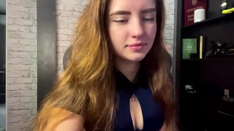 Luna online show from November 2025 06:34:02 AM