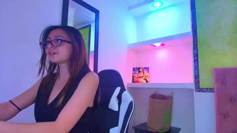 Lala clark online show from September 2025 12:54:02 PM