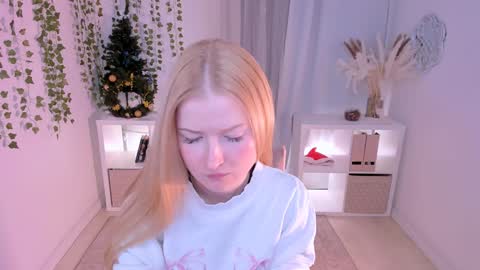 Snapshot of laly_peach chatting on January 2025 04:38:01 PM Laly online show from January 2025 04:38:01 PM