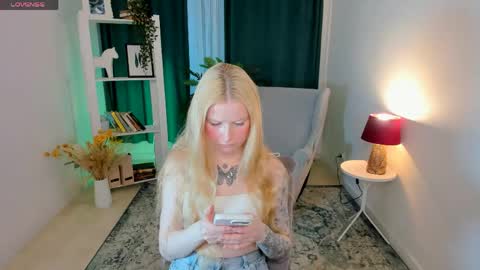 Laly online show from April 2026 11:27:02 AM