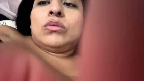 Snapshot of lamaravilla08 chatting on February 2025 12:22:02 AM Mara online show from February 2025 12:22:02 AM