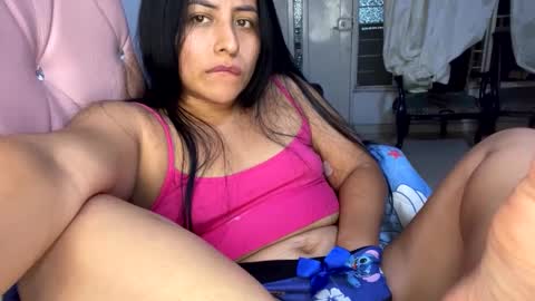 Snapshot of lamaravilla08 chatting on February 2025 06:33:01 AM Mara online show from February 2025 06:33:01 AM