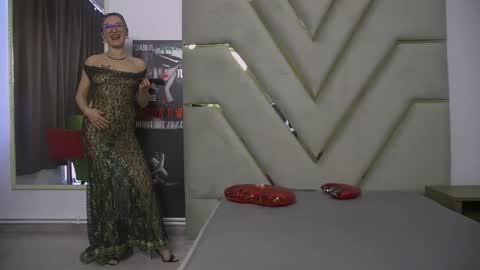 Snapshot of lana_banner chatting on September 2025 08:03:02 AM LanaBanner online show from September 2025 08:03:02 AM