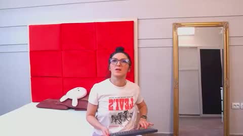 LanaBanner online show from October 2025 07:14:02 AM