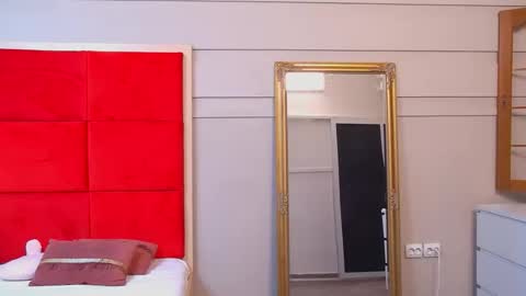 LanaBanner online show from October 2025 08:22:01 AM