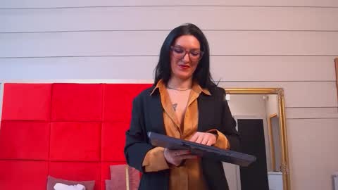 LanaBanner online show from January 2026 05:43:02 AM