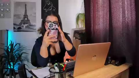  Lana  online show from June 2026 07:01:02 PM