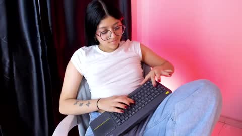 Snapshot of lana_dol chatting on January 2025 04:11:01 PM ... . . ... online show from January 2025 04:11:01 PM