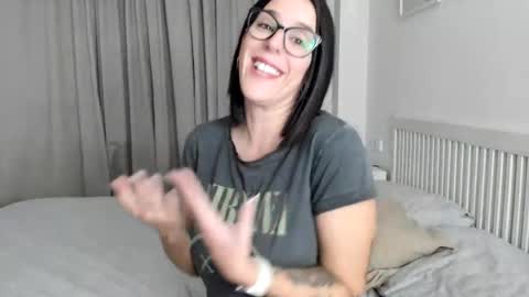 Snapshot of lana_inked chatting on December 2024 08:07:01 PM Lana online show from December 2024 08:07:01 PM
