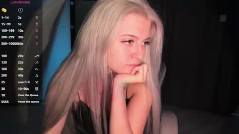 Snapshot of lana_younes chatting on October 2025 09:43:01 AM Lana online show from October 2025 09:43:01 AM