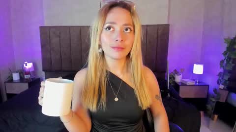 Snapshot of lanaamills chatting on November 2025 03:18:02 AM Lana online show from November 2025 03:18:02 AM