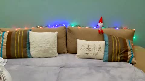 Snapshot of lanaangeldream chatting on December 2024 09:51:01 PM Lana online show from December 2024 09:51:01 PM