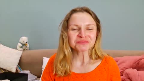 Lana online show from May 2026 12:26:02 PM