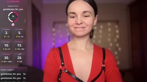 Lana online show from October 2025 08:06:02 PM