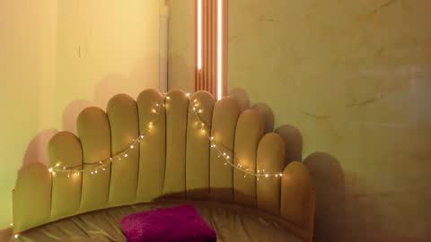 lana online show from November 2025 04:55:02 AM