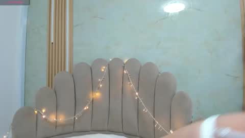 lana online show from November 2025 06:02:02 AM