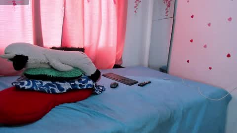 lanastone86 online show from May 2026 02:45:01 PM
