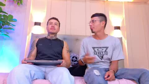 Lance  Max  online show from April 2026 07:20:01 PM