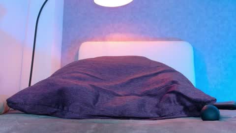 lanna_w online show from May 2026 08:25:01 PM