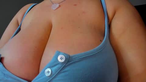 Snapshot of lannasantiago chatting on October 2025 12:56:02 AM Lanna online show from October 2025 12:56:02 AM