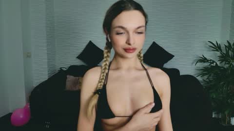 Lanna online show from April 2026 06:13:02 PM