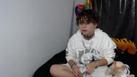 Snapshot of lannie_gonzales chatting on January 2025 12:00:01 AM LANNIE online show from January 2025 12:00:01 AM