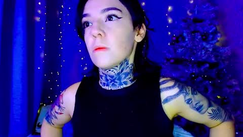 LANNIE   online show from December 2025 09:33:02 PM