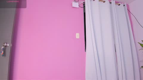 Snapshot of lapeligrosa_ chatting on December 2024 12:06:01 PM lapeligrosa_ online show from December 2024 12:06:01 PM