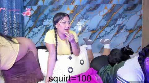 lapeligrosa_ online show from June 2026 12:27:01 PM