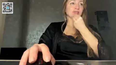 Snapshot of lapussia chatting on December 2025 07:40:02 PM Olena online show from December 2025 07:40:02 PM