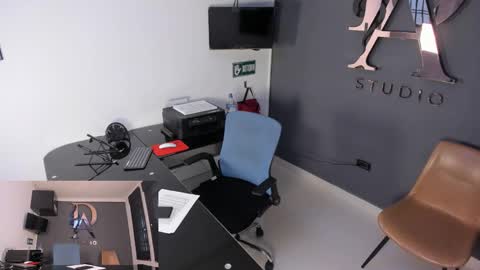  Lara and Danny  online show from September 2025 07:37:02 PM