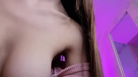lara_as online show from April 2026 05:30:01 PM