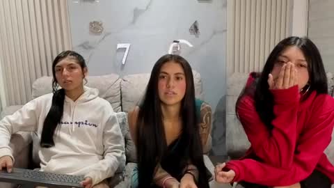 lara_as online show from May 2026 07:02:02 AM