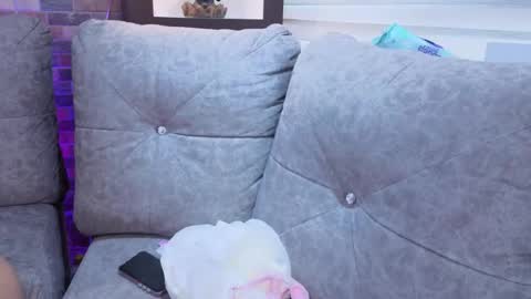 lara_as online show from June 2026 01:36:01 PM