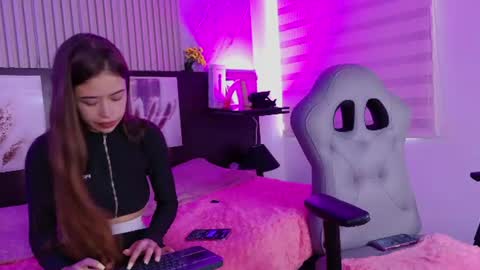 lara_as online show from June 2026 05:12:02 PM