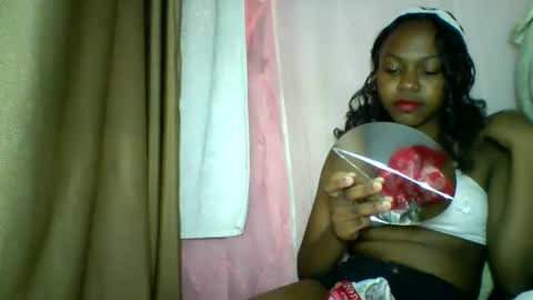 Snapshot of lara_belle chatting on May 2026 07:03:01 AM lara_belle online show from May 2026 07:03:01 AM