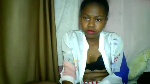 Snapshot of lara_belle chatting on May 2026 01:02:04 AM lara_belle online show from May 2026 01:02:04 AM